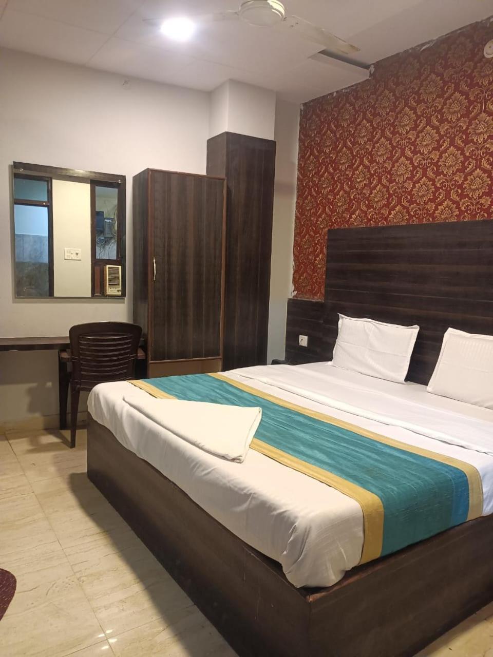 Hotel Park Avenue Lucknow Buitenkant foto