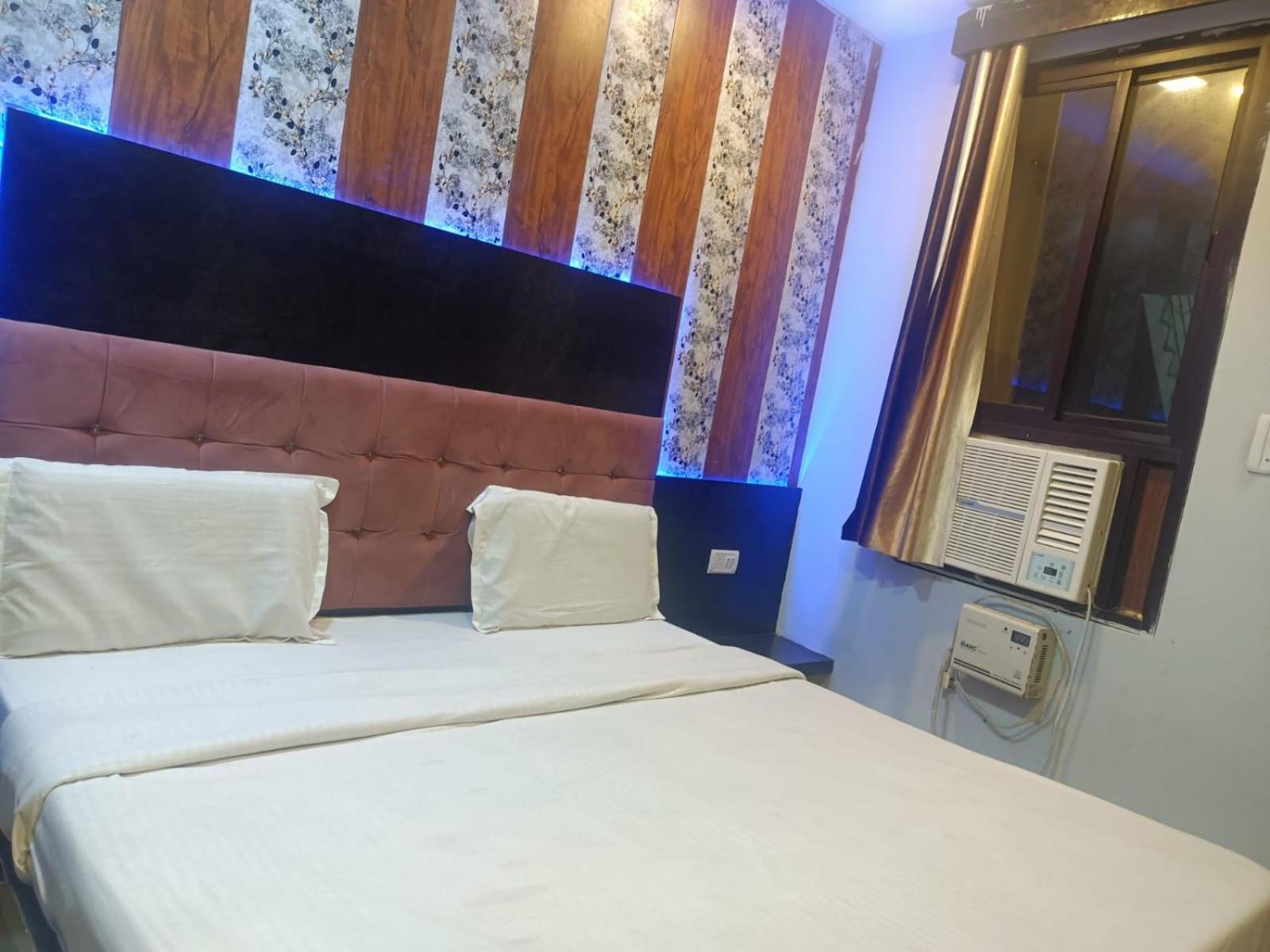 Hotel Park Avenue Lucknow Buitenkant foto