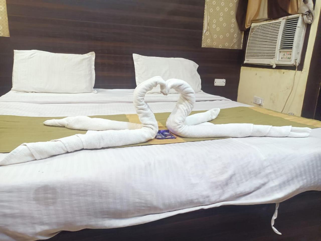 Hotel Park Avenue Lucknow Buitenkant foto