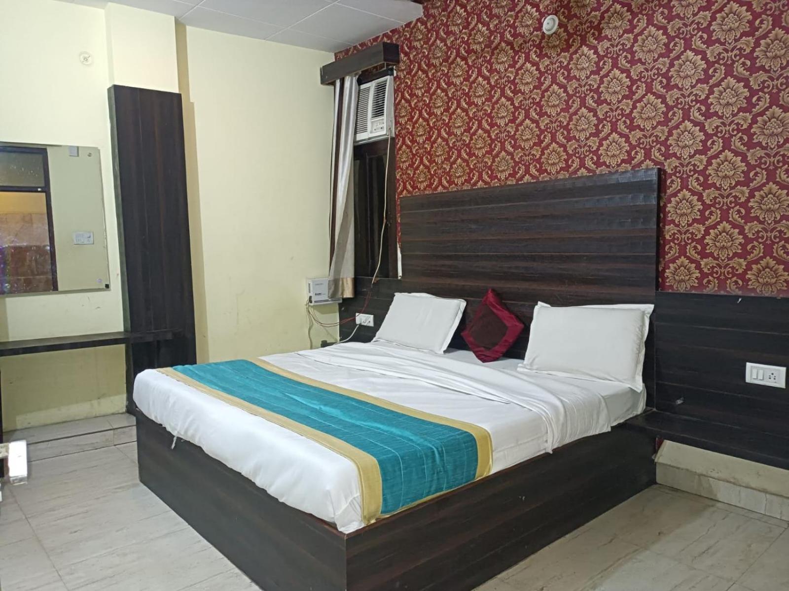 Hotel Park Avenue Lucknow Buitenkant foto