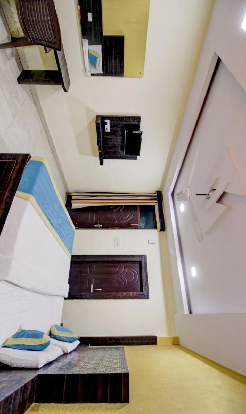 Hotel Park Avenue Lucknow Buitenkant foto