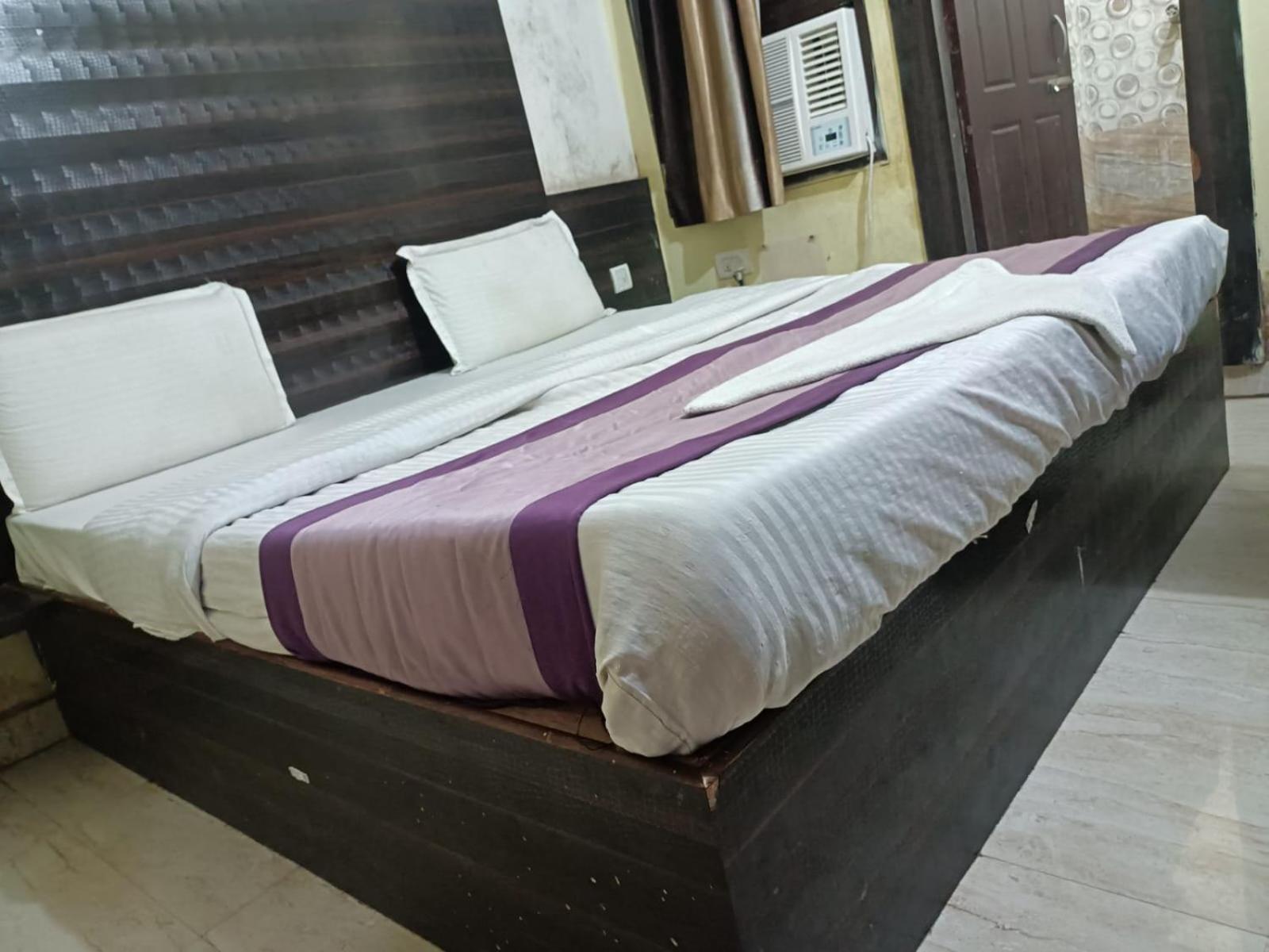Hotel Park Avenue Lucknow Buitenkant foto